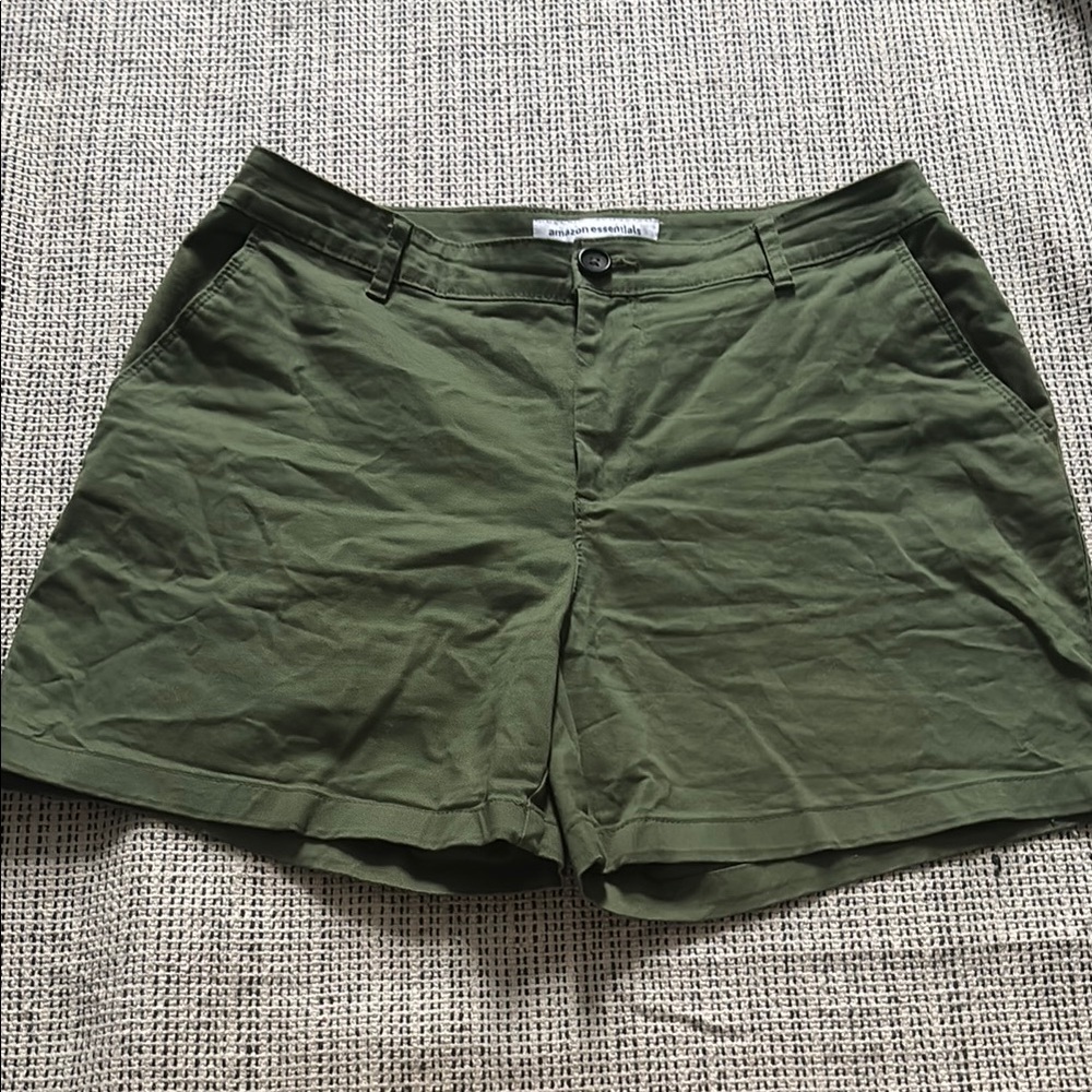 Women’s Classic Green Shorts with Lightweight Fabric and 3” inseam SZ 12